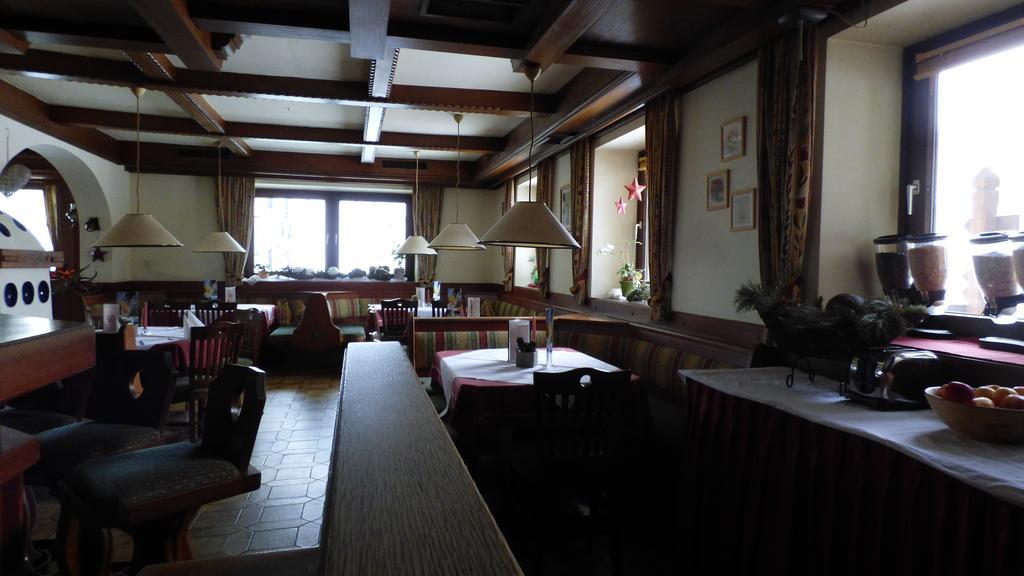 Hotel Dorfgasthof Schloesslstube Stuhlfelden Bagian luar foto