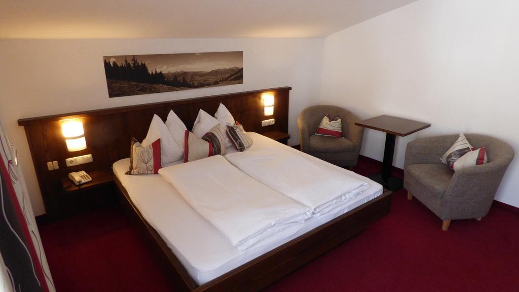 Hotel Dorfgasthof Schloesslstube Stuhlfelden Bagian luar foto