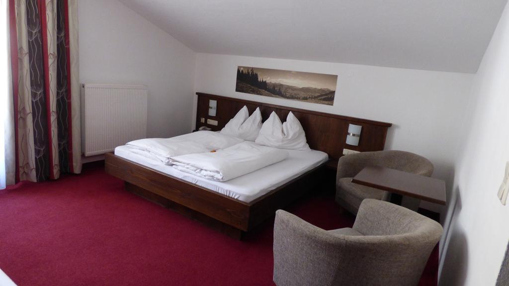 Hotel Dorfgasthof Schloesslstube Stuhlfelden Bagian luar foto