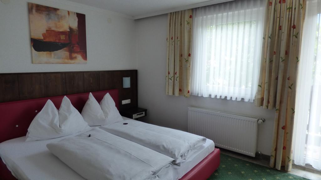 Hotel Dorfgasthof Schloesslstube Stuhlfelden Bagian luar foto